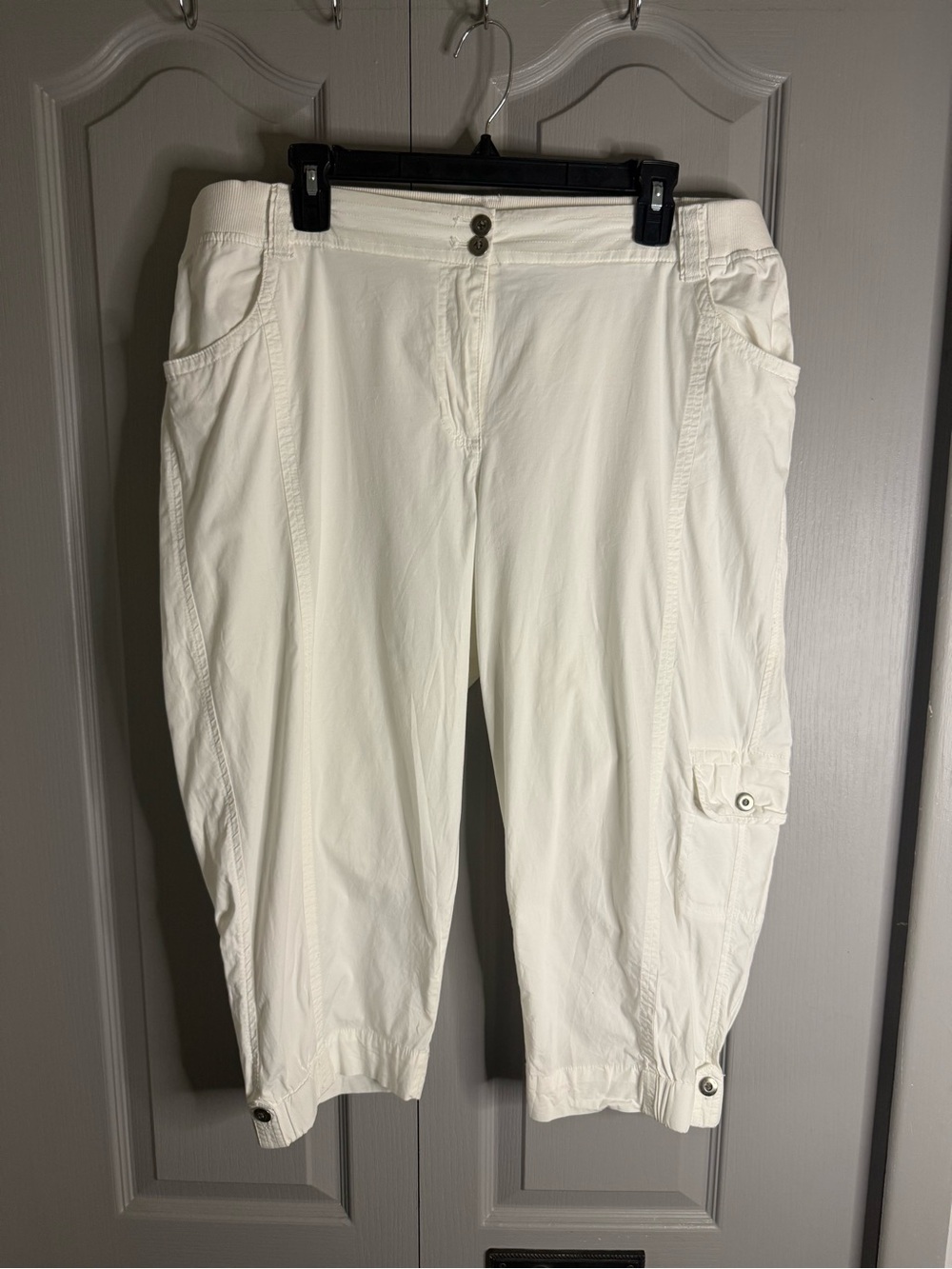 Chico's White Women's Capri Pants Size 3